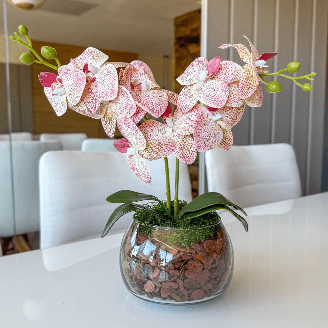ARRANJO DE MINI ORQUÍDEA ROSA MISTA ELENA VASO DE VIDRO INCOLOR LUIS