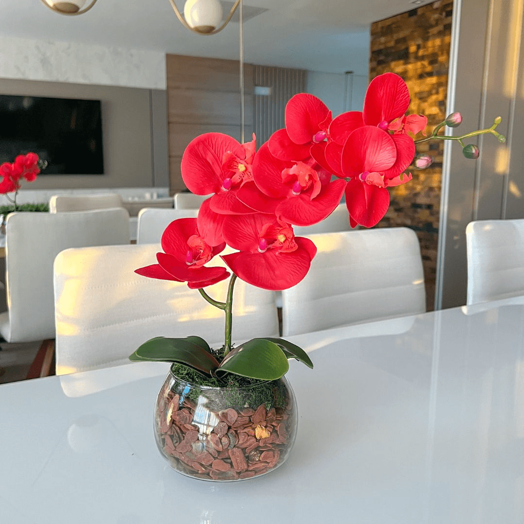 ARRANJO DE ORQUÍDEA VERMELHA VASO DE VIDRO INCOLOR LUIS